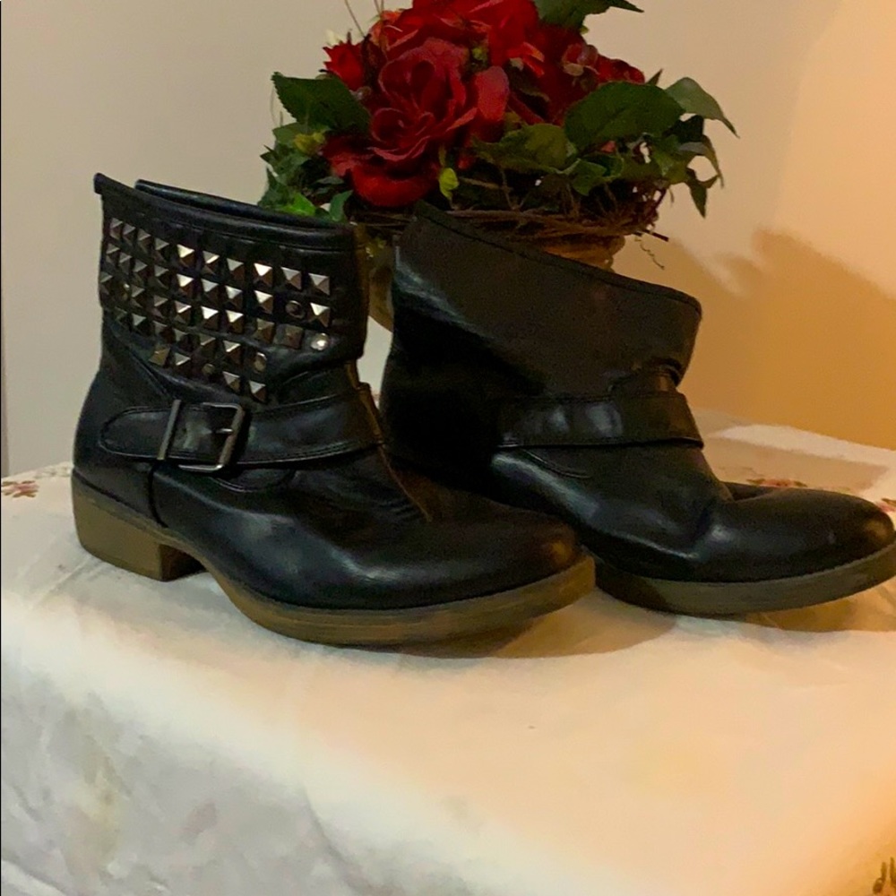MIA booties with stud